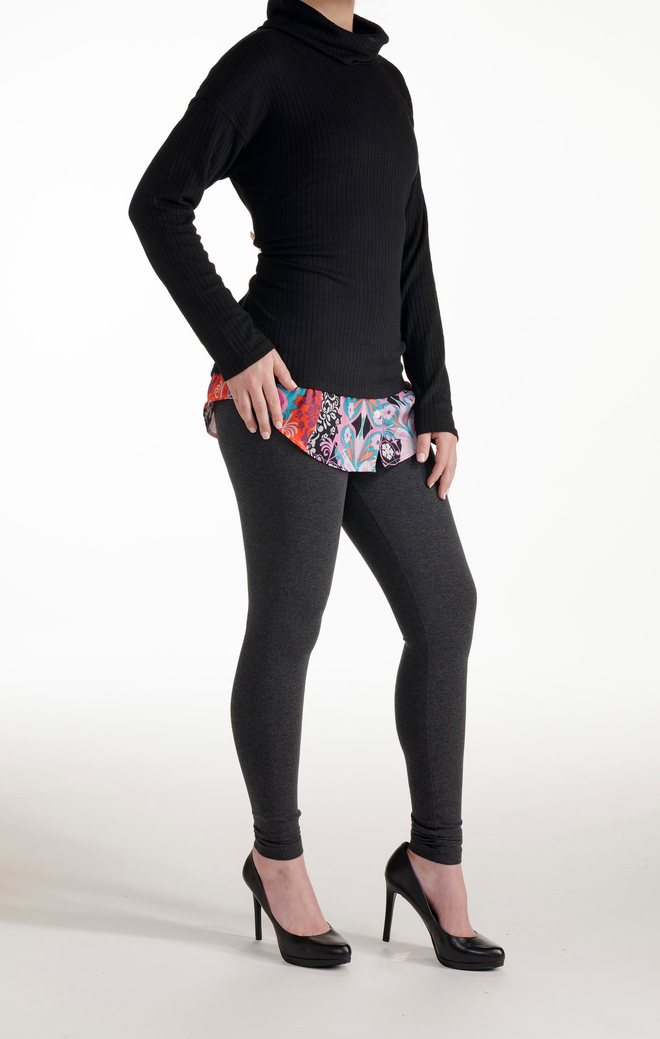Orange Swirls legging accessory and layering top. Get that layered look without the bulk with SkimMe – The Peekaboo Shirttail. It's the perfect match under your tees, tops, sweaters and jackets. Wear it over your favorite leggings and skinny jeans.